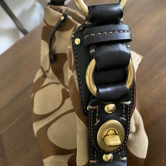 Authentic Coach Medium Shoulder Bag - Picture 3 of 7